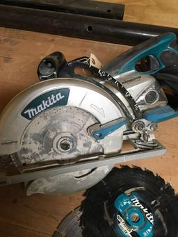Circular saw. Makita, Magnesium, 5377MG, 120v, saw with extra blades