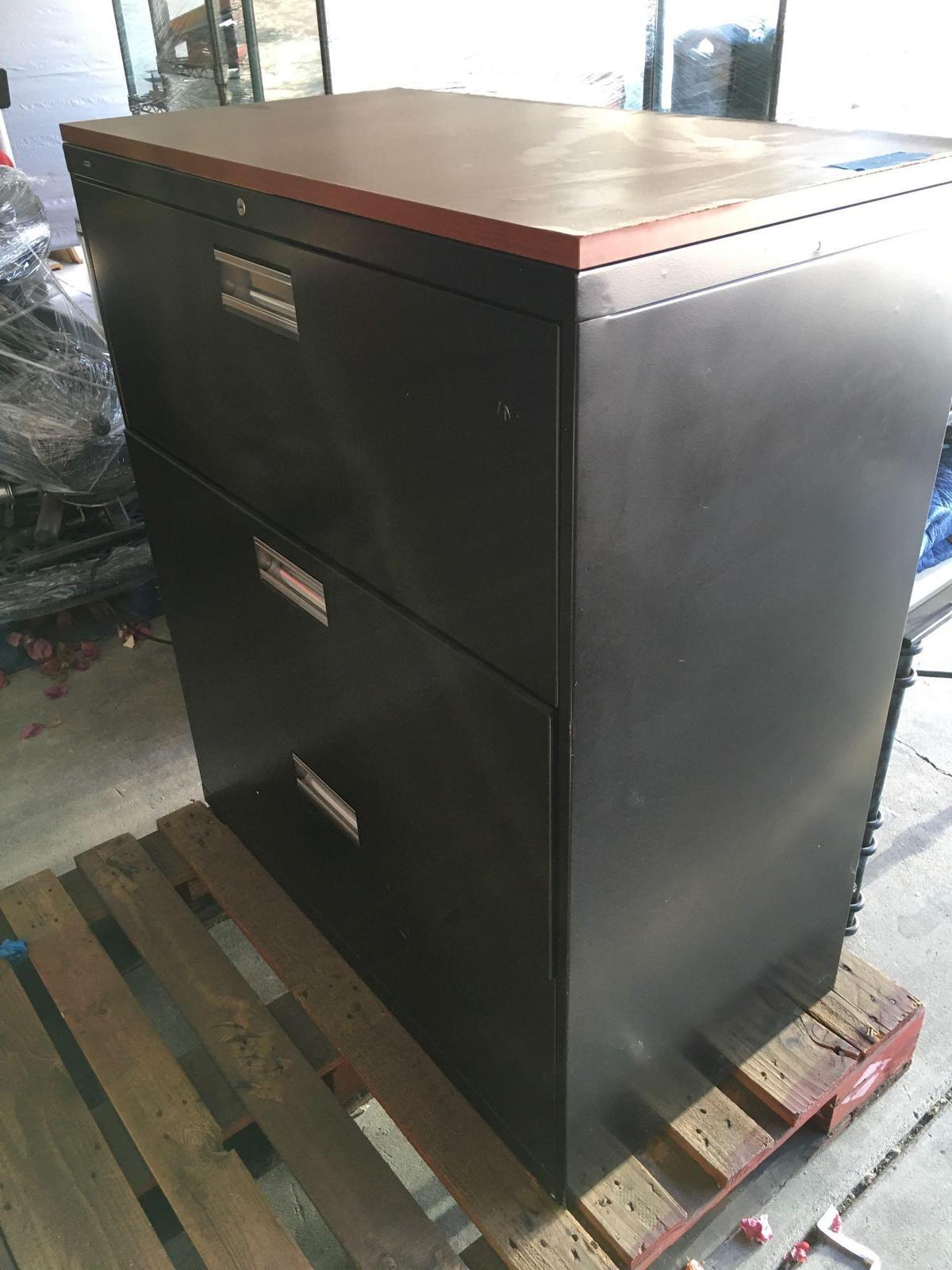 Hon three drawer filling cabinet approx. 41" x 36" x 19"