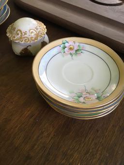 15 "x 15" vintage tray, 19 assorted plates & container.