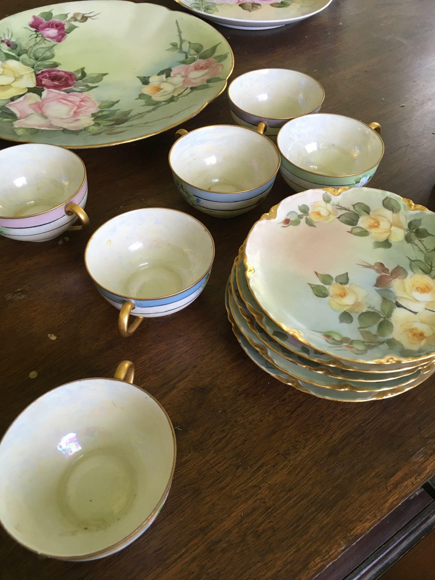 19 pieces. Vintage Floral china