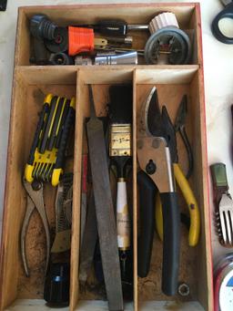 Lot. Assorted gardening tools, tools, measuring tapes, files, electrical accessories, etc