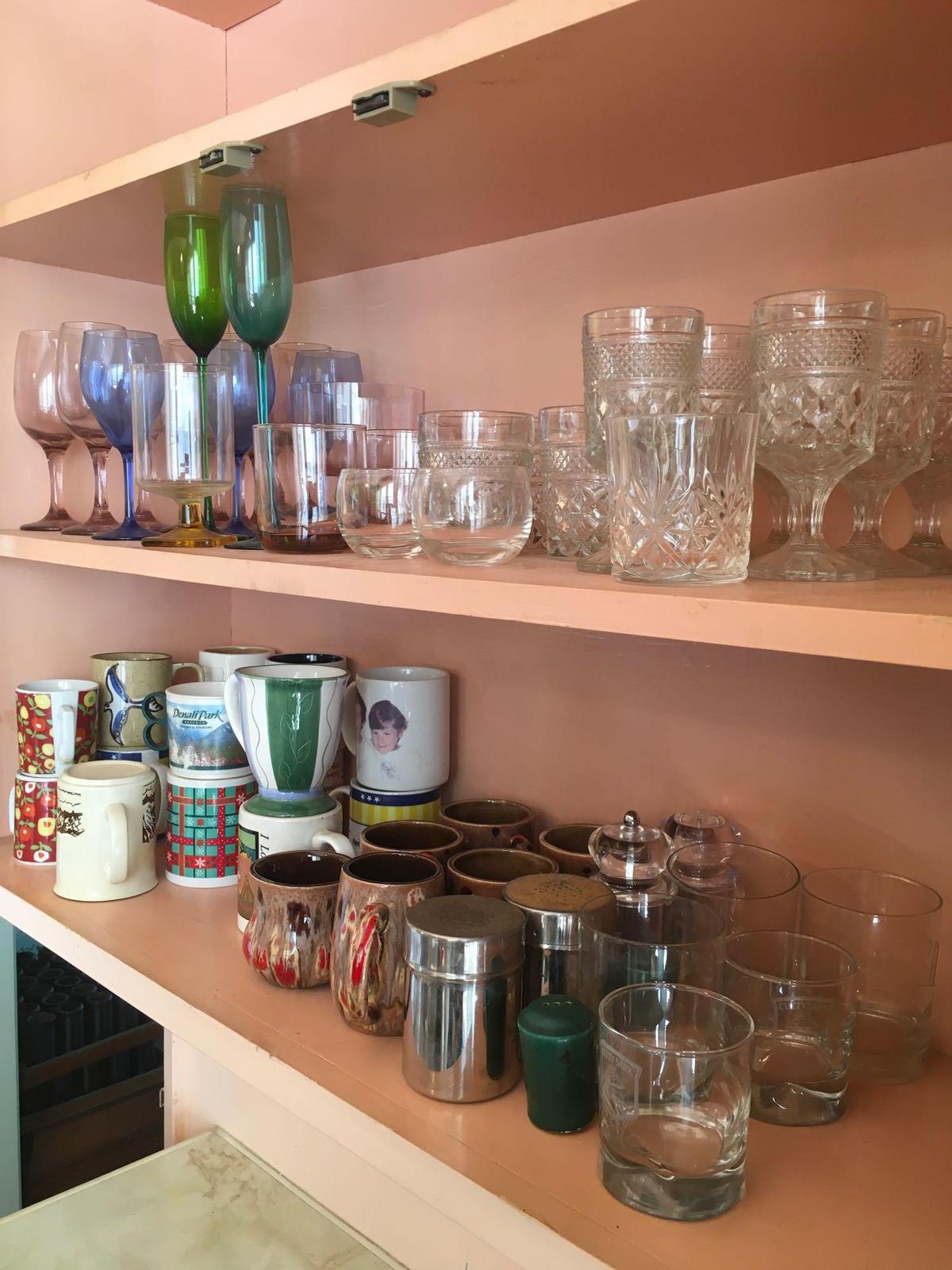 Lot. Assorted glassware, coffee cups, etc