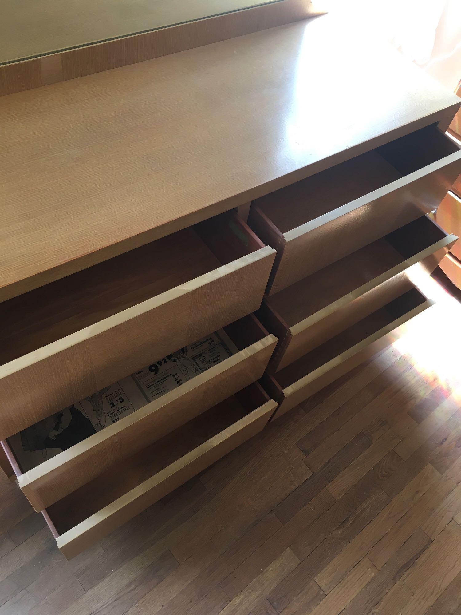 Vintage. 6 Drawer dresser with mirror