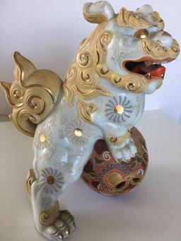 Japanese porcelain Foo dog 10" x 8"