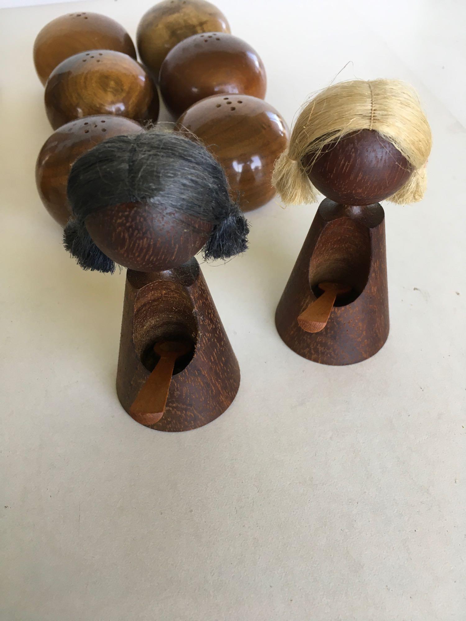 Vintage. Wood, salt and pepper shakers