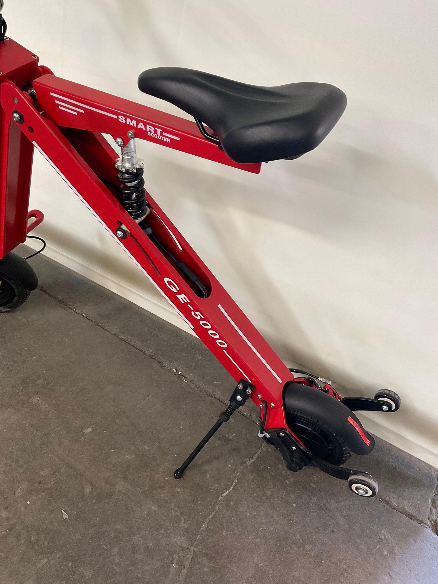 New Unopened box Comfygo electric e-bike model GE-5000. Red