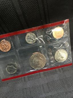 United States Uncirculated Coins  4 Mint sets. 1996 D, 1996 P, 1998 D, 1998