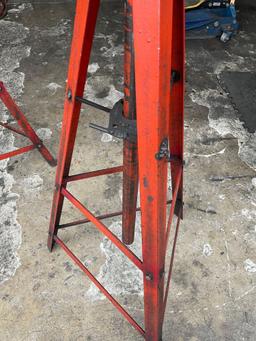 Under hoist adjustable jack stand