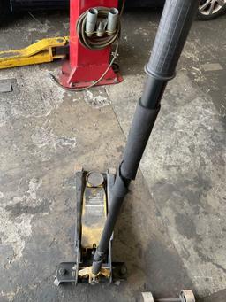 Magic Lift hydraulic service jack, model 27036