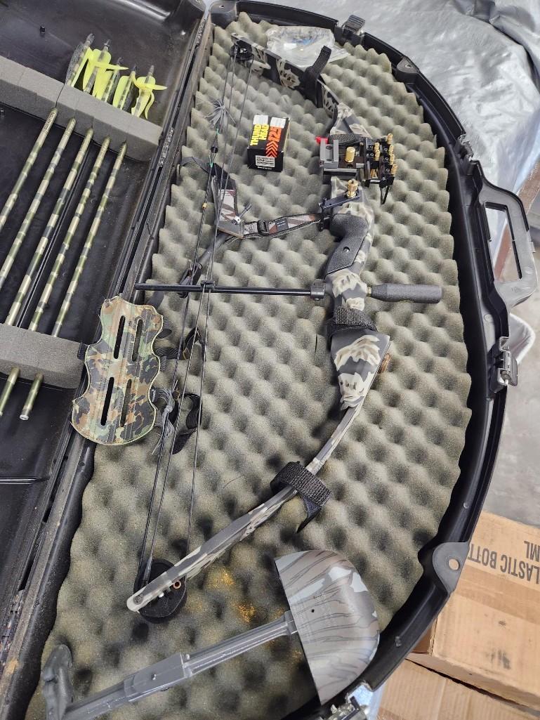 Myles Keller Compound Bow with Case