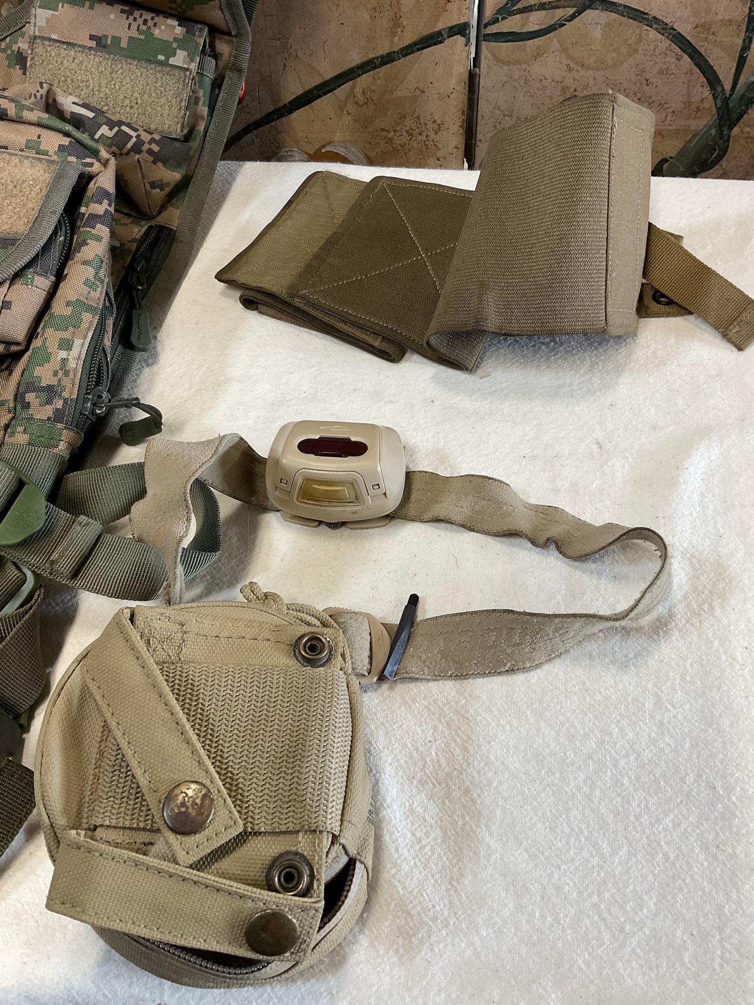 Grouping of Military issued items, 6 pieces