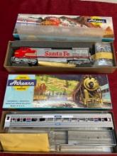 Athearn miniature trains. 4902 & 1819 sets. 2 sets