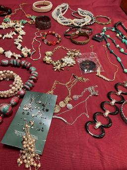 Assorted custom jewelry. 30 pieces