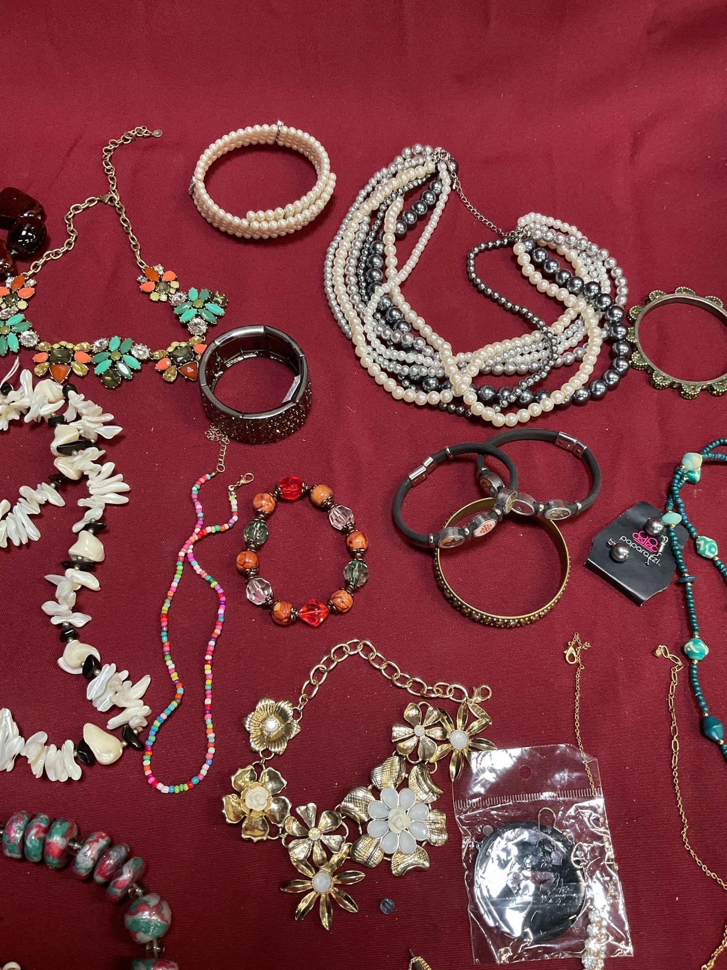 Assorted custom jewelry. 30 pieces