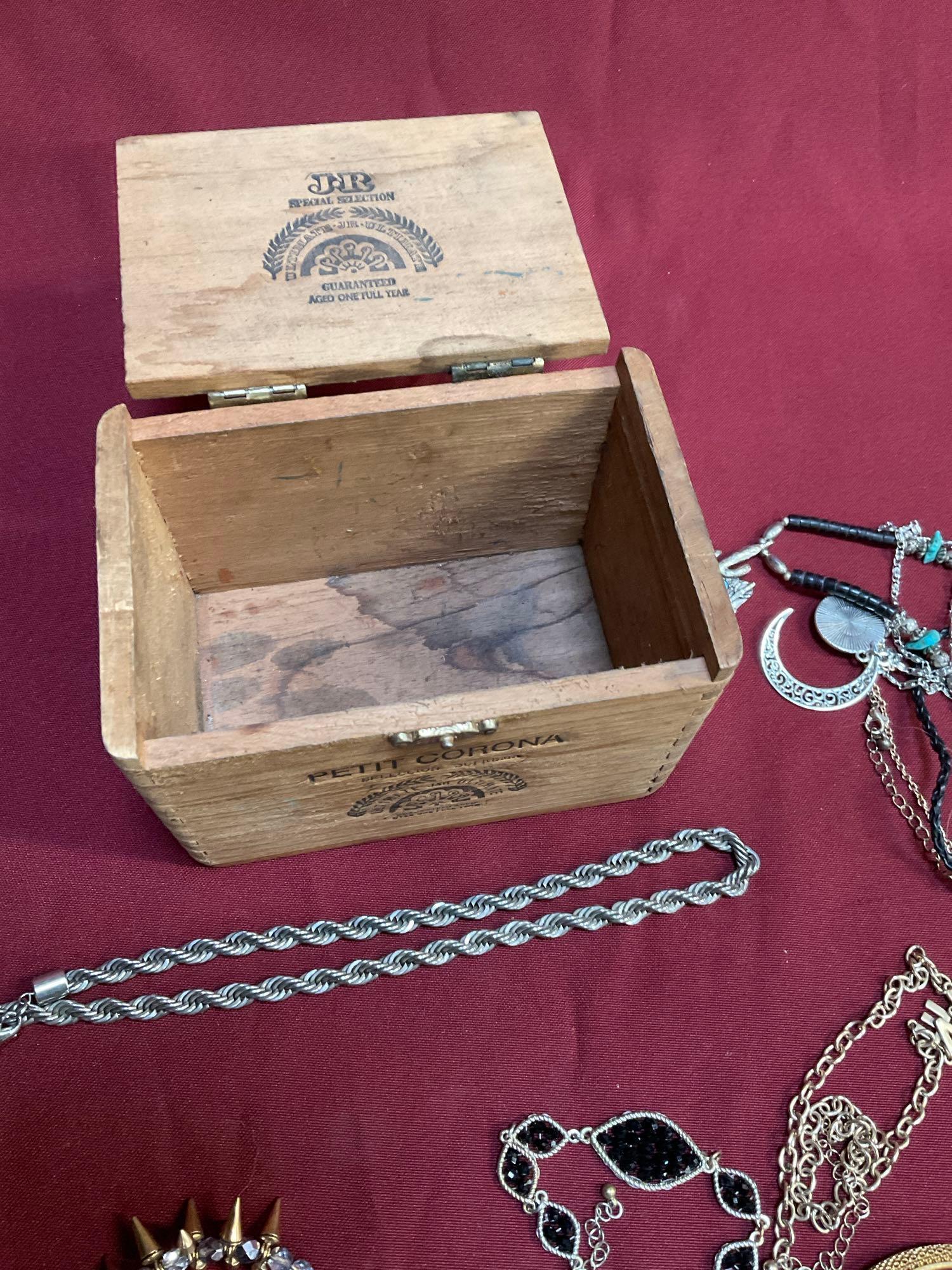 Petit Corona wood box and assorted custom jewelry. 30 pieces