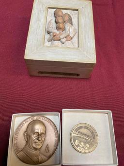 Paul VI Mission To The United Nations New York 1965 & M1903 Riffle Series coins, jewelry box
