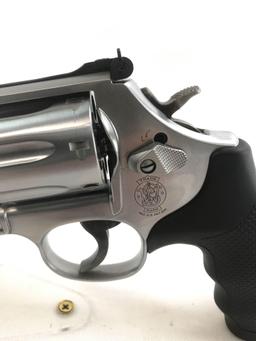 Smith & Wesson Model 686-6 357 Magnum Revolver with Case