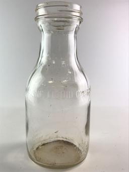 One liquid quart oil bottle