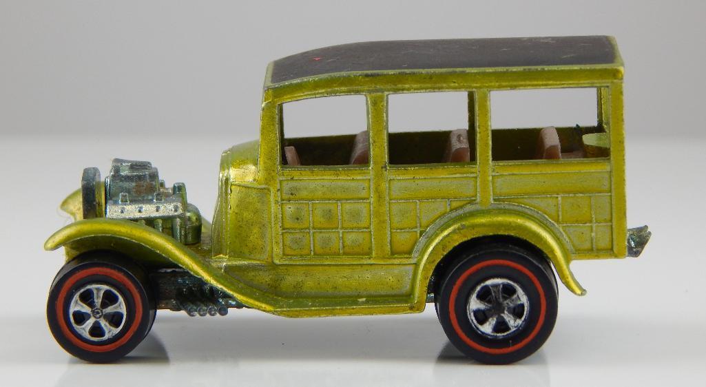 Hot Wheels Redline 1968 Lime/Anitfreeze Classic '38 Ford Woody