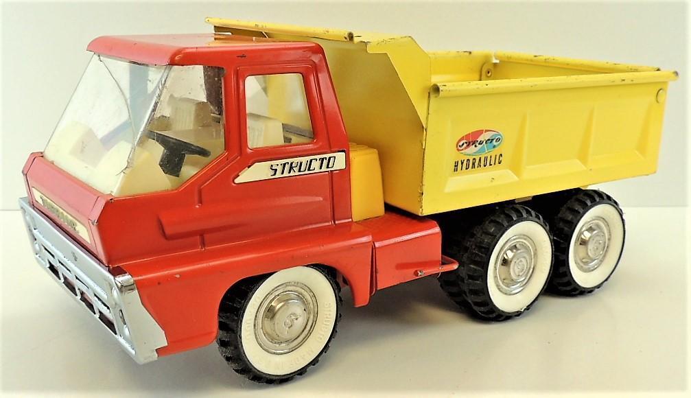 Vintage Structo Hydraulic 10 Wheel Dump Truck.