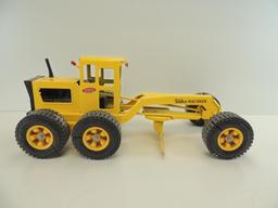 Vintage Tonka #2510 Road Grader.