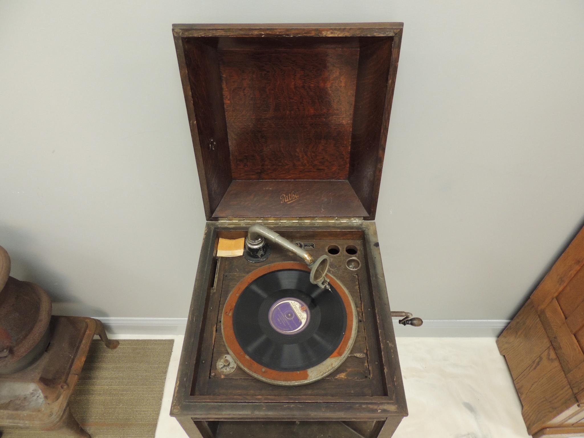 Antique Pathe Model VII Quarter Sawn Oak Victrola