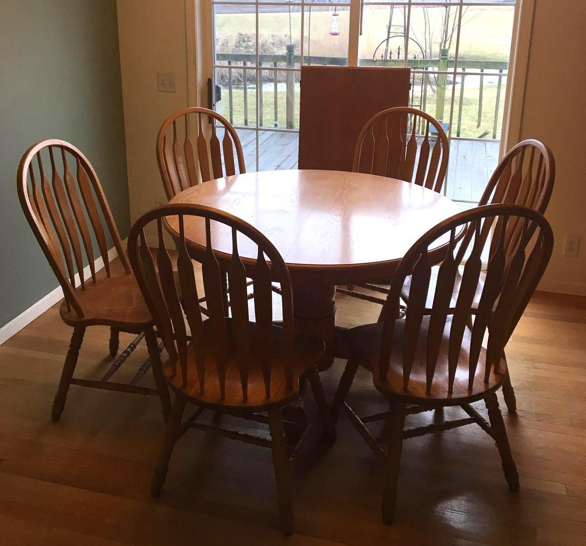 Oak Table with 6 Chairs and Leaf