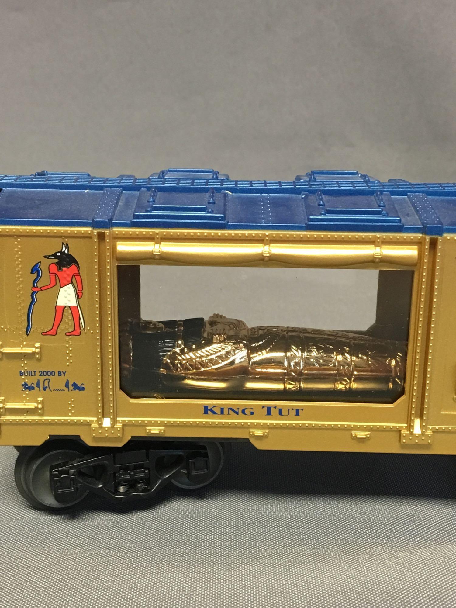 Group of 2 Lionel King Tut Museum Car and Kentucky Derby Horse Train Cars