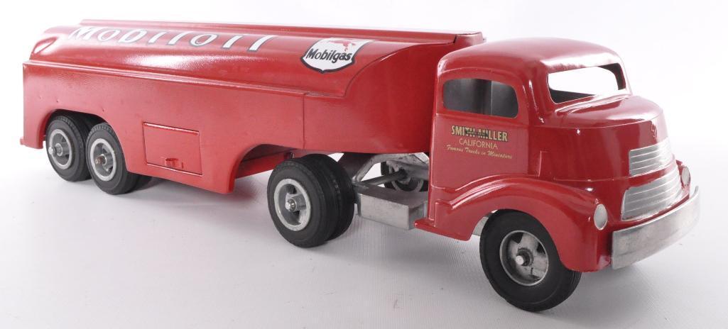 Smith Miller "Smitty Toys" Mobiloil Pressed Steel Tanker Truck