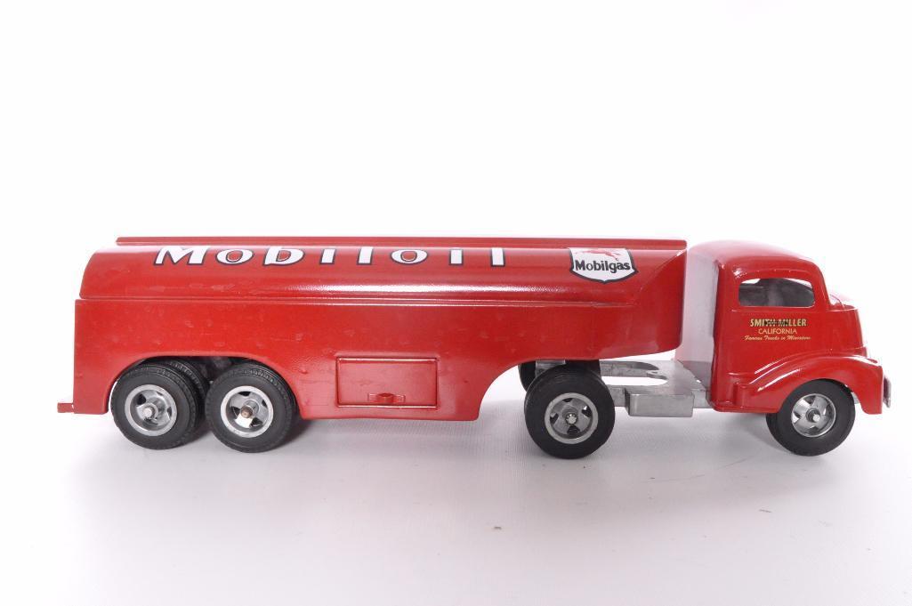 Smith Miller "Smitty Toys" Mobiloil Pressed Steel Tanker Truck