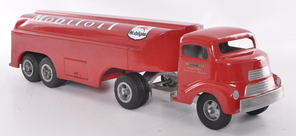 Smith Miller "Smitty Toys" Mobiloil Pressed Steel Tanker Truck