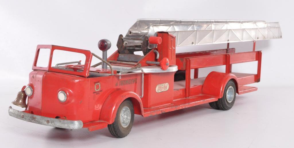 Doepke Model Toys Tossmoyne Pressed Steel Fire Truck