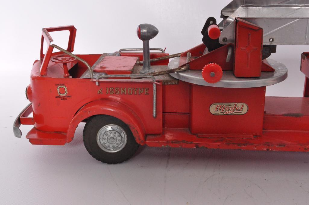 Doepke Model Toys Tossmoyne Pressed Steel Fire Truck