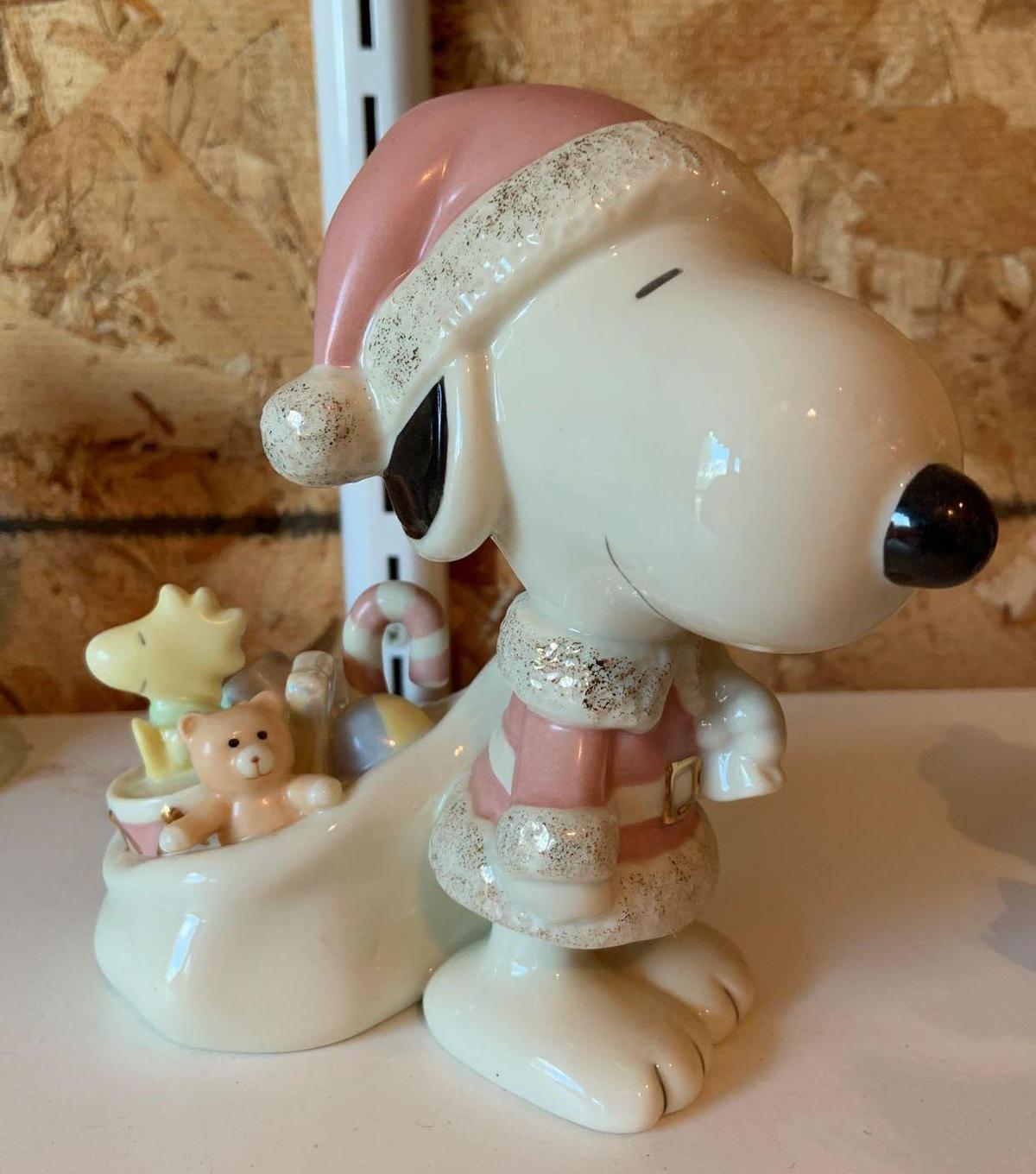 2002 Lenox Peanuts Snoopy Claus porcelain figurine