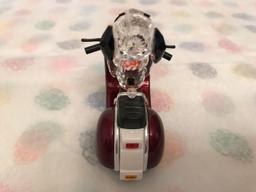 Crystal World Peanuts Snoopy Scooter