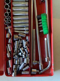 Snap on socket set with hand ratchet