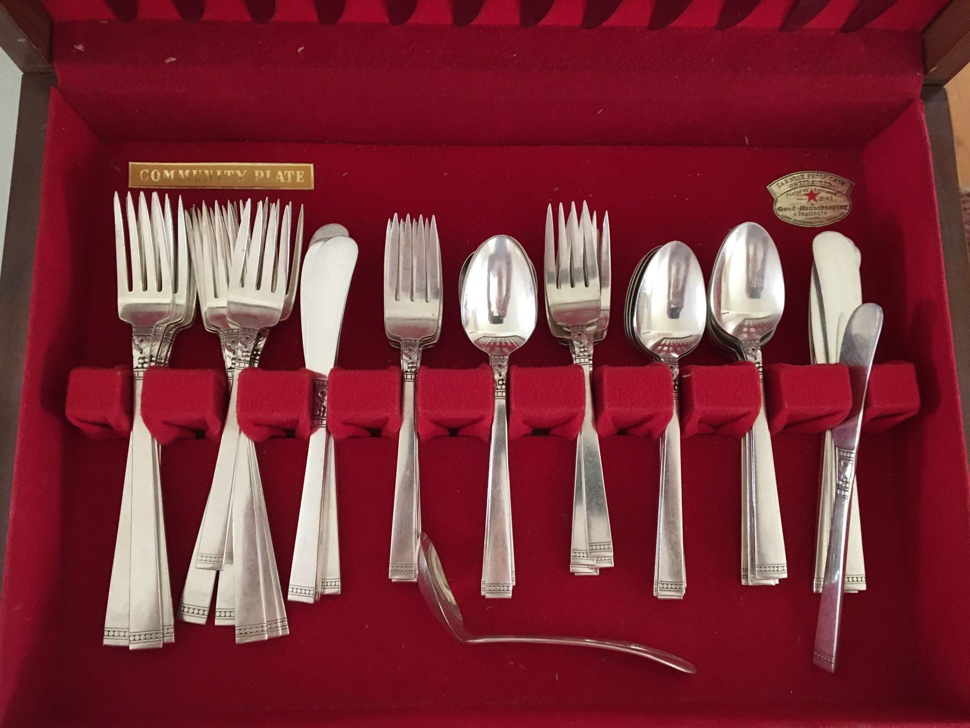 Community Plate Flatware Set