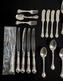 24 pieces : Gorham Silver "Chantilly" Sterling Set : 24 pieces