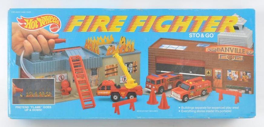 Hot Wheels Sto and Go Fire Fighter Playset with Original Box