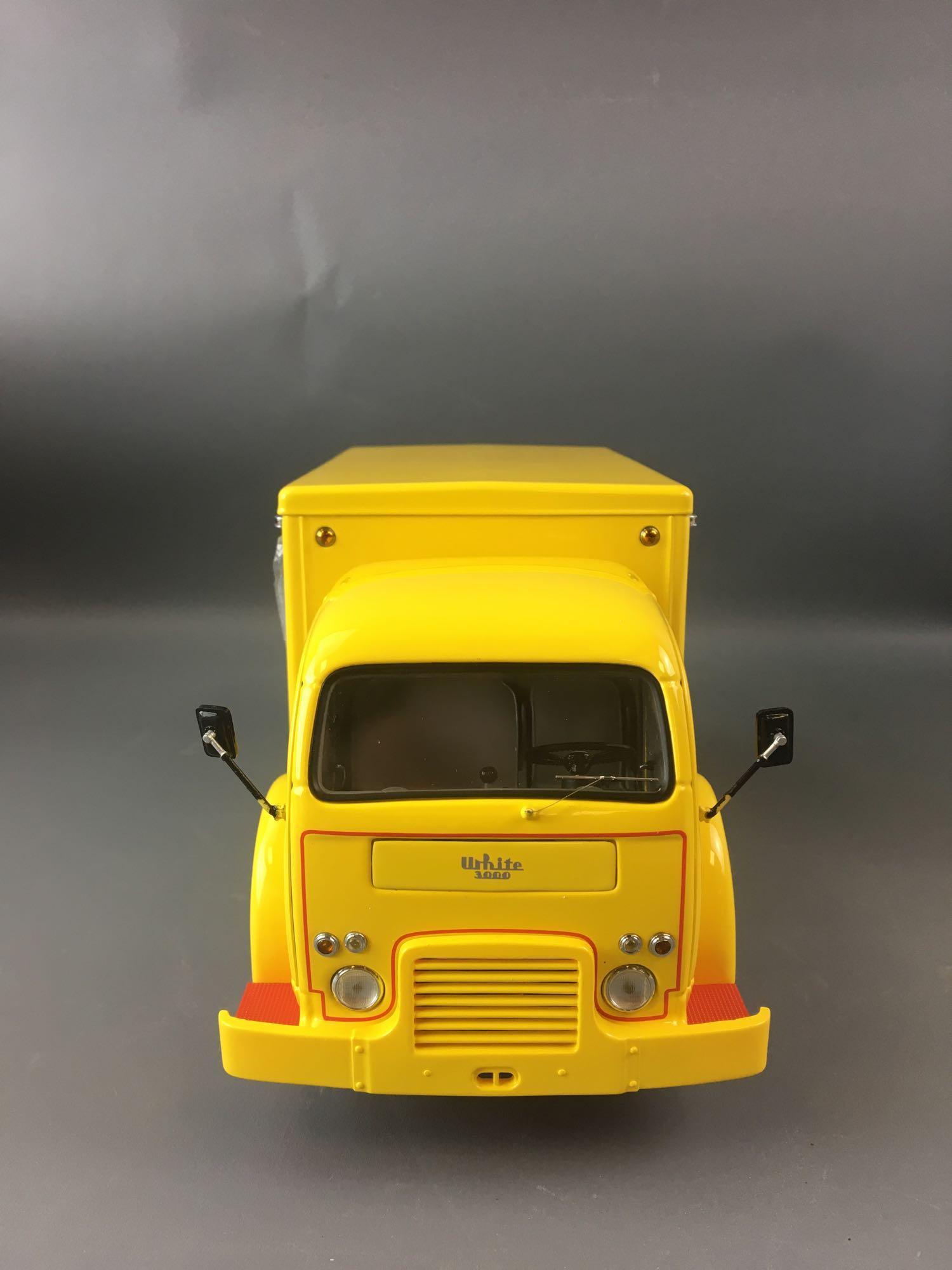 Danbury Mint 1955 Coca-Cola Die-cast Delivery Truck