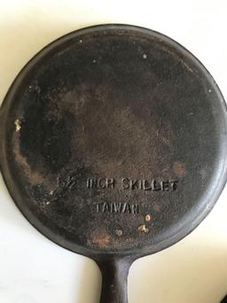 Group of 4 vintage cast iron pans