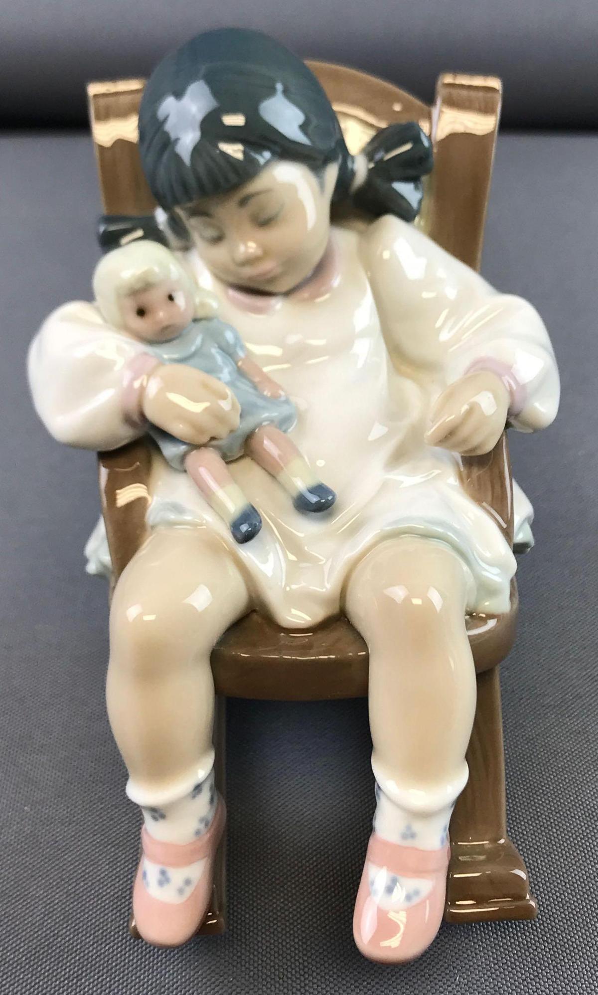 Lladro Naptime figurine in original box