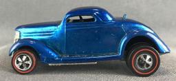 Hot Wheels Redline Classic 36 Ford Coupe die-cast vehicle