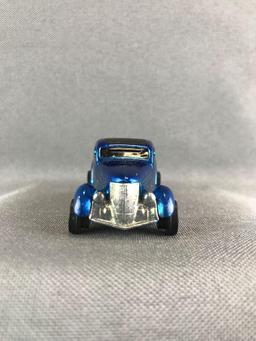 Hot Wheels Redline Classic 36 Ford Coupe die-cast vehicle