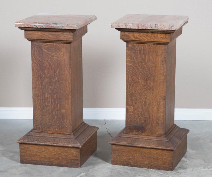 Fine quality, antique quarter sawn oak Bronze Pedestal, circa 1900-1910, with polished granite top,