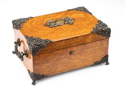 Extremely fine turn of the century, quality antique, oak quarter sawn case, traveling Gamblers Box, 