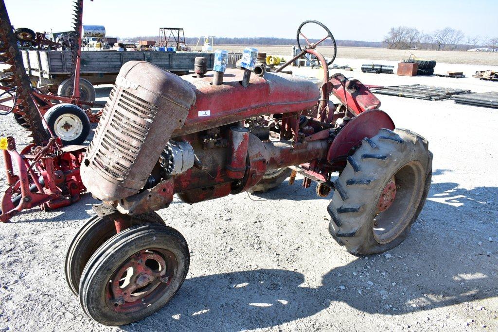 IHC Farmall Antique Parts Tractor