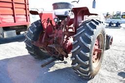 IHC 706 Farmall Tractor