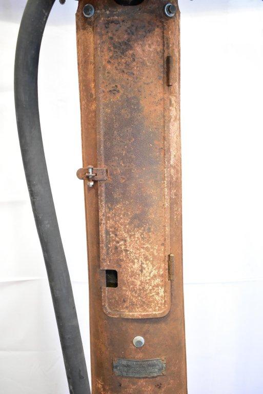 1920s Guaranteed Fry 5 Gallon Model 17 "Mae West" Visible Gas Pump