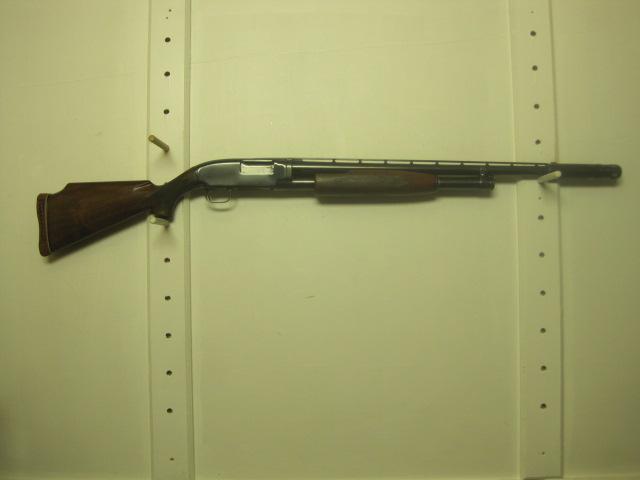 Winchester mod.12 12 ga 2-3/4"chamber pump shotgun Imp Cyl bbl vent rib fac
